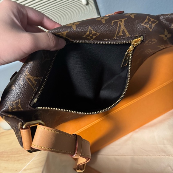 Louis Vuitton Bumbag - Picture 8 of 11